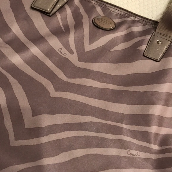 🎉HOST PICK 🎉COACH Signature Bag & Snap Pouch - Picture 12 of 15